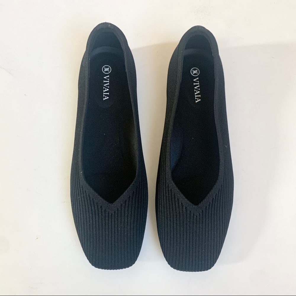 Elegant Black Women's Flats - Picture 3 of 5